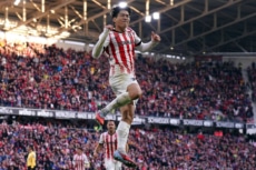 フライブルクMF鈴木唯人