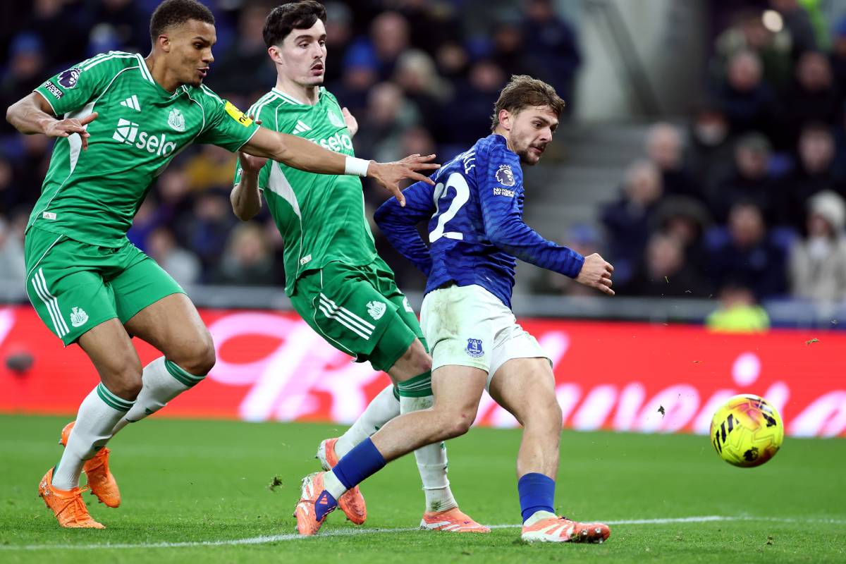 エヴァートンMFキアナン・デューズバリー=ホール