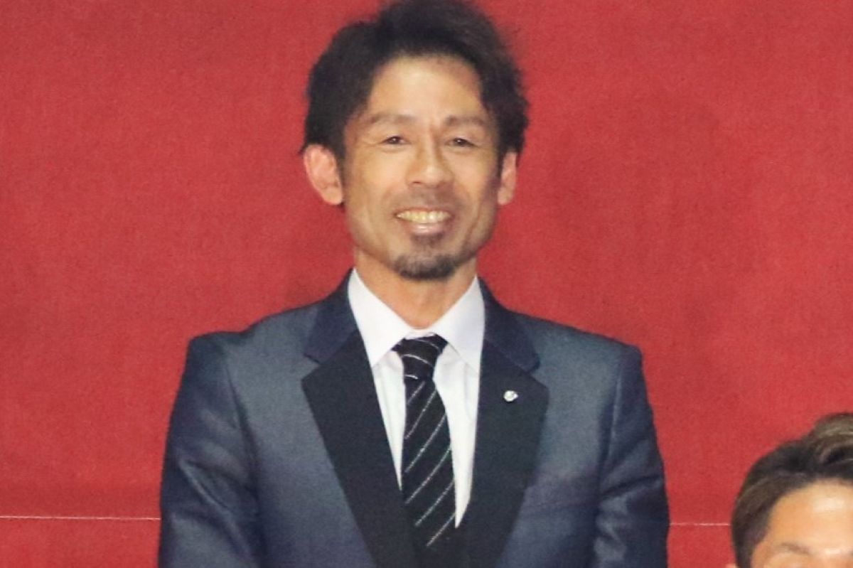 Jリーグアウォーズで功労選手賞を受賞した山瀬功治