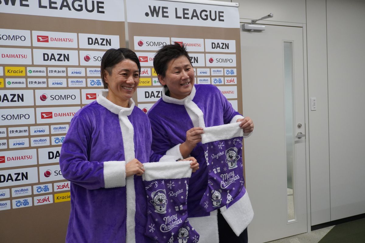 WEリーグ年内ラストマッチをPRする元なでしこジャパン　海堀あゆみ　近賀ゆかり