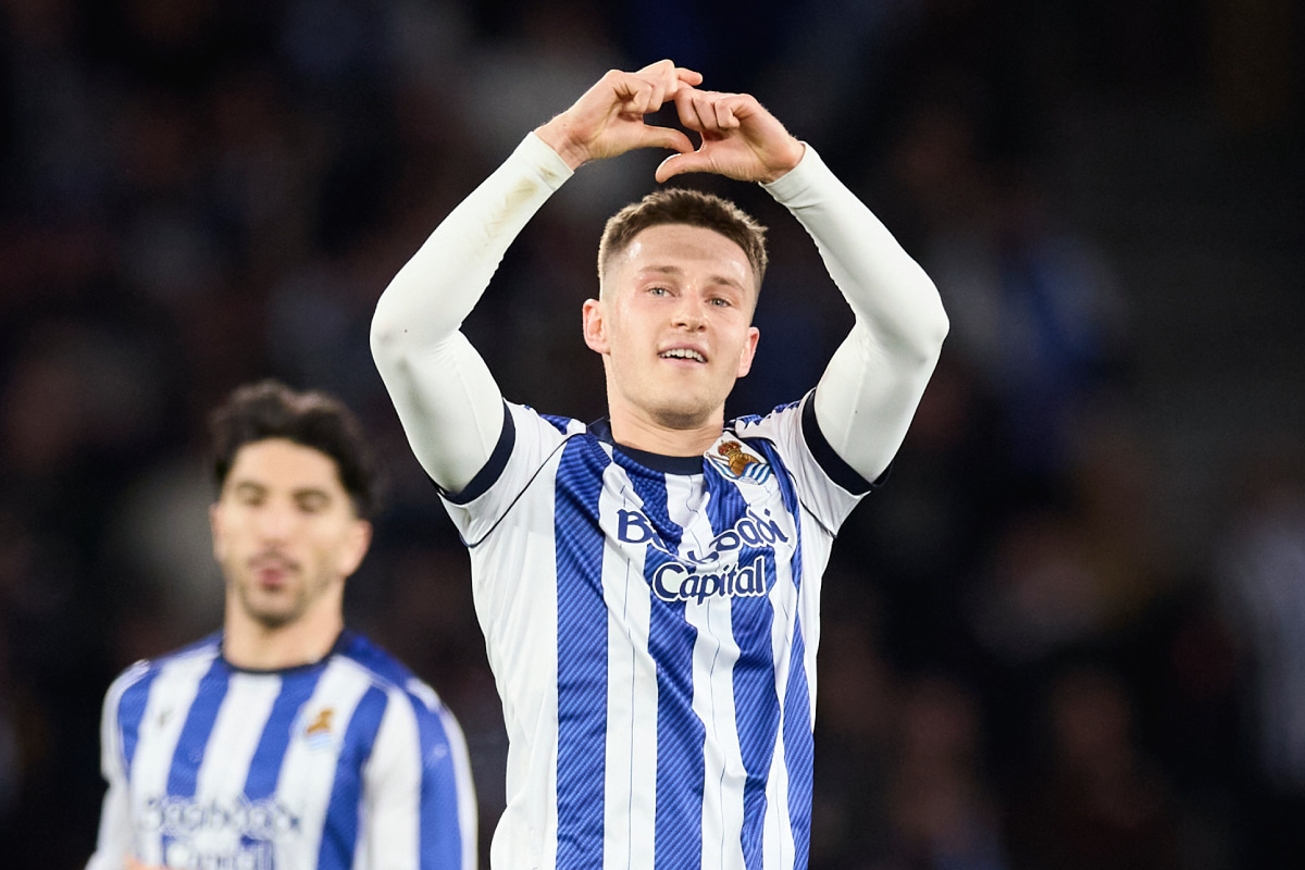 弾道がヤバい…レアル・ソシエダMFトゥリエンテスの強烈ミドルをピッチレベルから！ クラブ公式が投稿