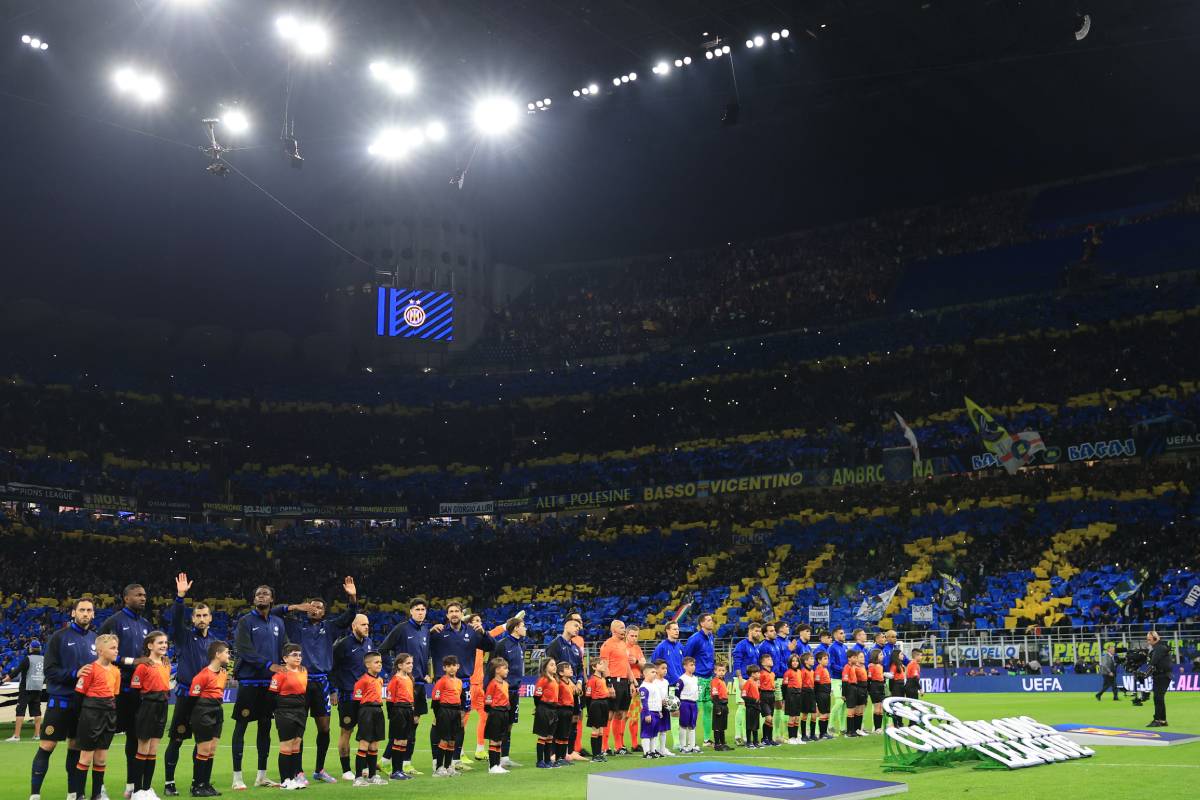 本拠地ジュゼッペ・メアッツァでバルセロナと対戦するインテル