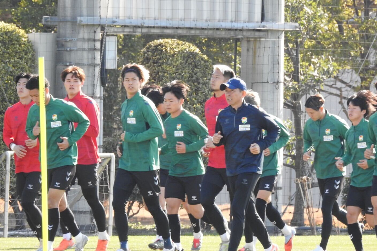 ランニングをする選手たち