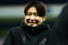 アストン・ヴィラWFCの土方麻椰