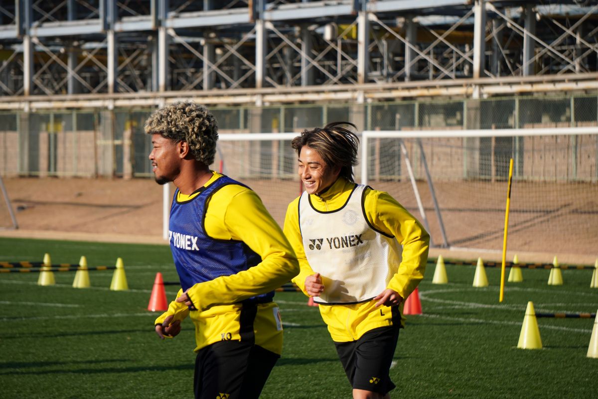 柏レイソル　小泉佳穂