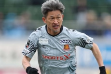 福島ユナイテッドFCのFW三浦知良