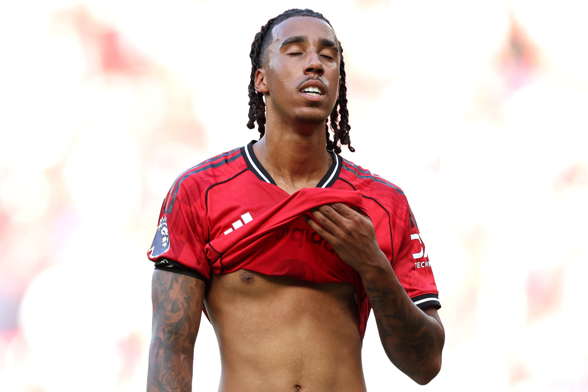 危険すぎる！ 愛車ポルシェで住宅街を116キロ…マンUのDFレニー・ヨロ、6か月の運転禁止処分