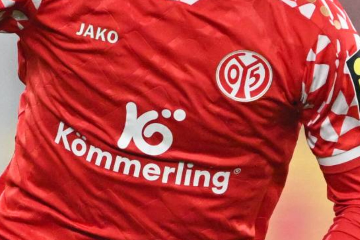 マインツのユニフォーム