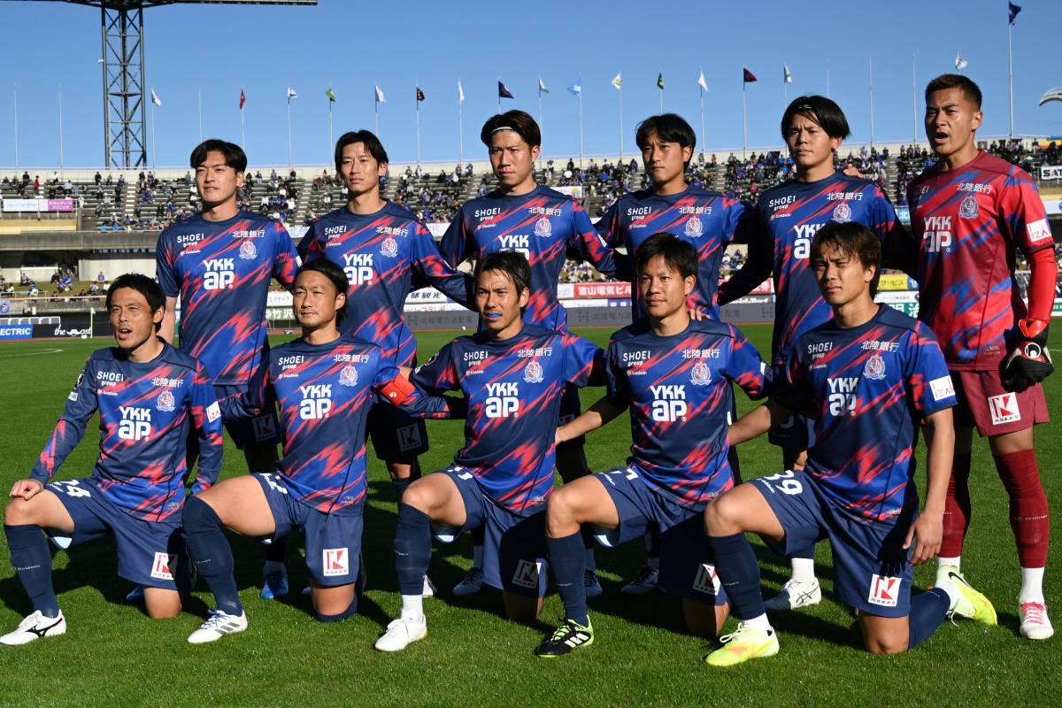 カターレ富山が発表した“百年構想リーグ”用のユニフォーム。昨季デザイン&コンセプトとの違いは？「立山連峰」をカターレブルーで表現した新ユニ