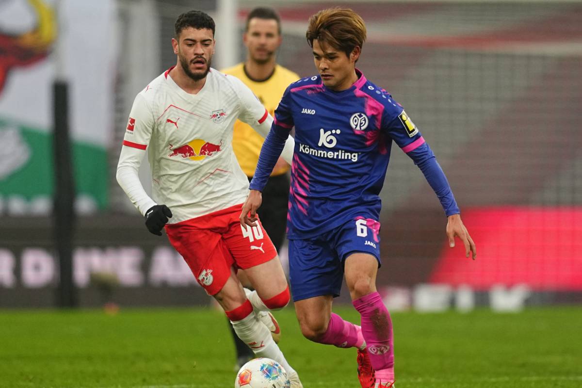 マインツMF佐野海舟