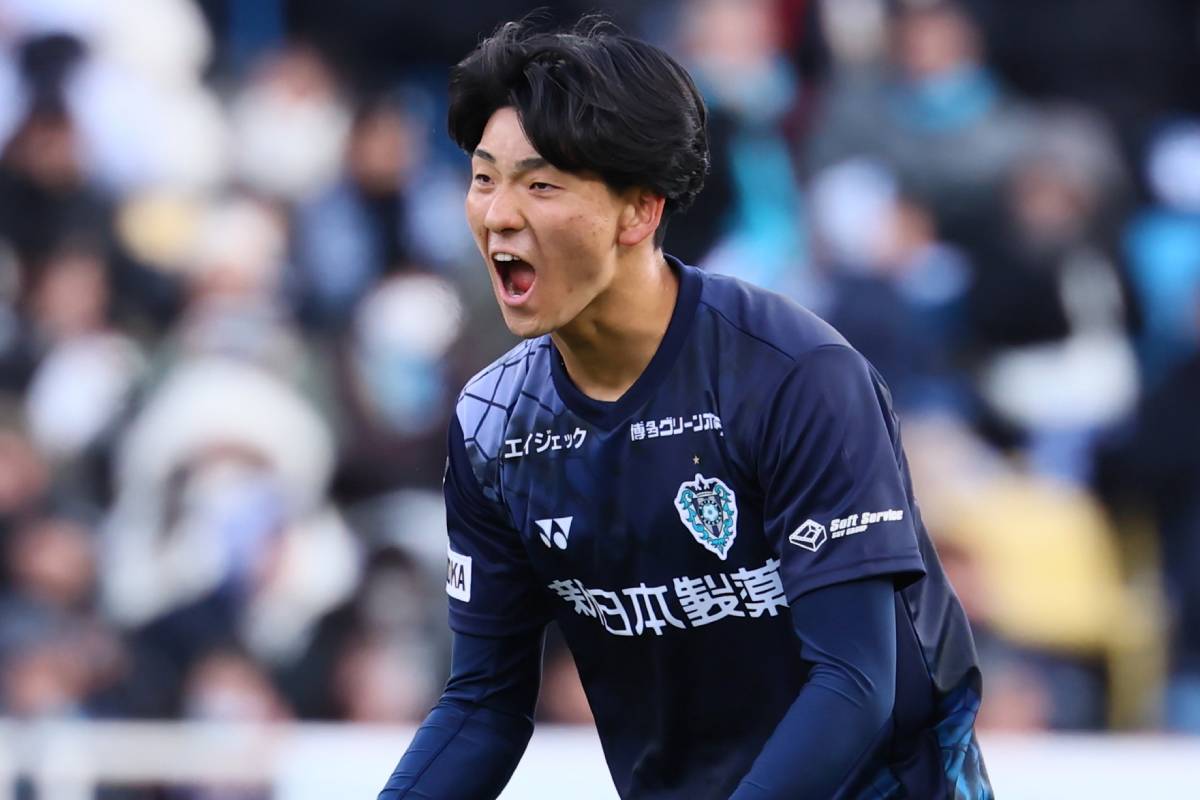 プロデビュー戦でスーパーミドル弾！アビスパ福岡MF前田快のゴールが凄すぎる！ダイレクトで叩き込んだ強烈な一撃