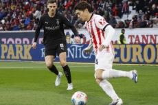 フライブルクMF鈴木唯人