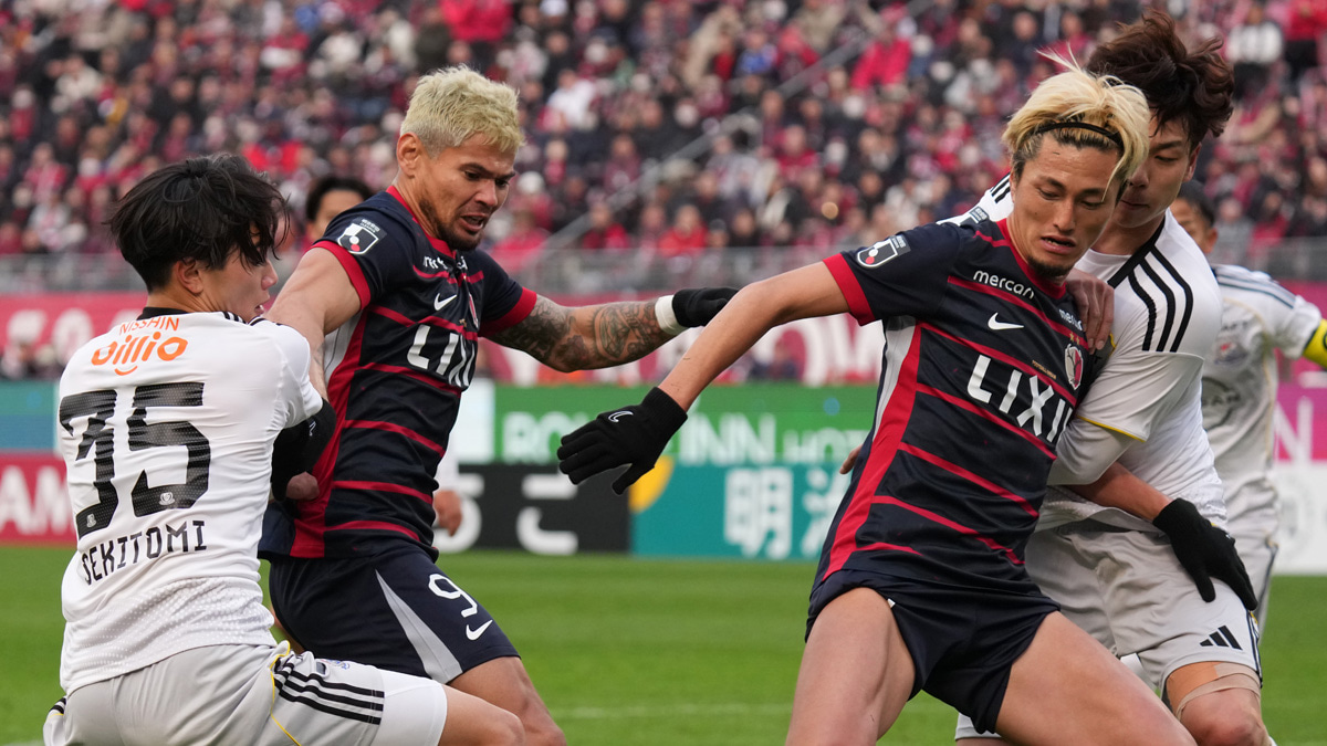 鹿島アントラーズの鈴木優磨とレオ・セアラ