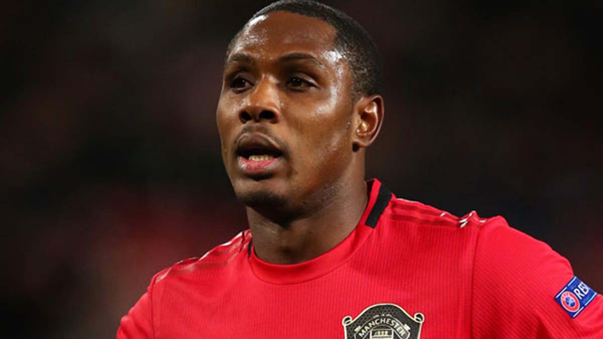 記憶に残る巧みなリフティングゴール！相手GKは一歩も動けない。マンU時代の元ナイジェリア代表FW、6年前に披露した衝撃弾