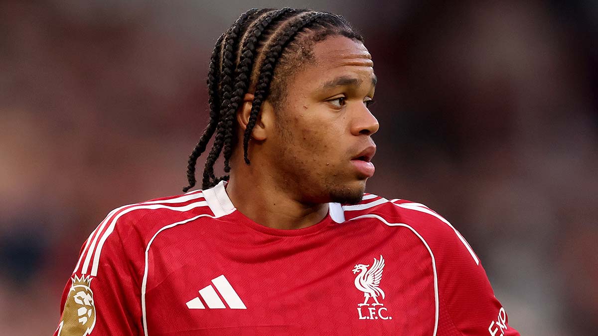 リバプールの17歳FW恐るべし！？10代とは思えない巧みな足捌き。大人を翻弄する高速ドリブル、仕掛けでチャンス演出も