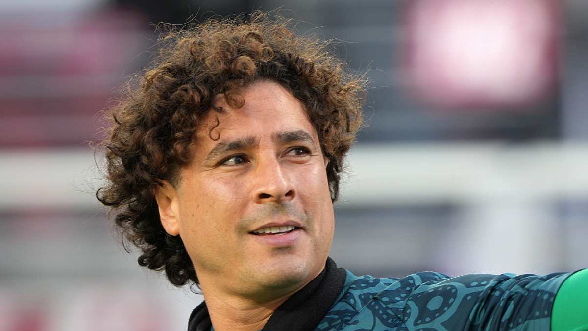 40歳オチョア、前人未踏の6大会連続のW杯へ現実味！ メキシコ代表守護神が大けがで大舞台出場は絶望的に