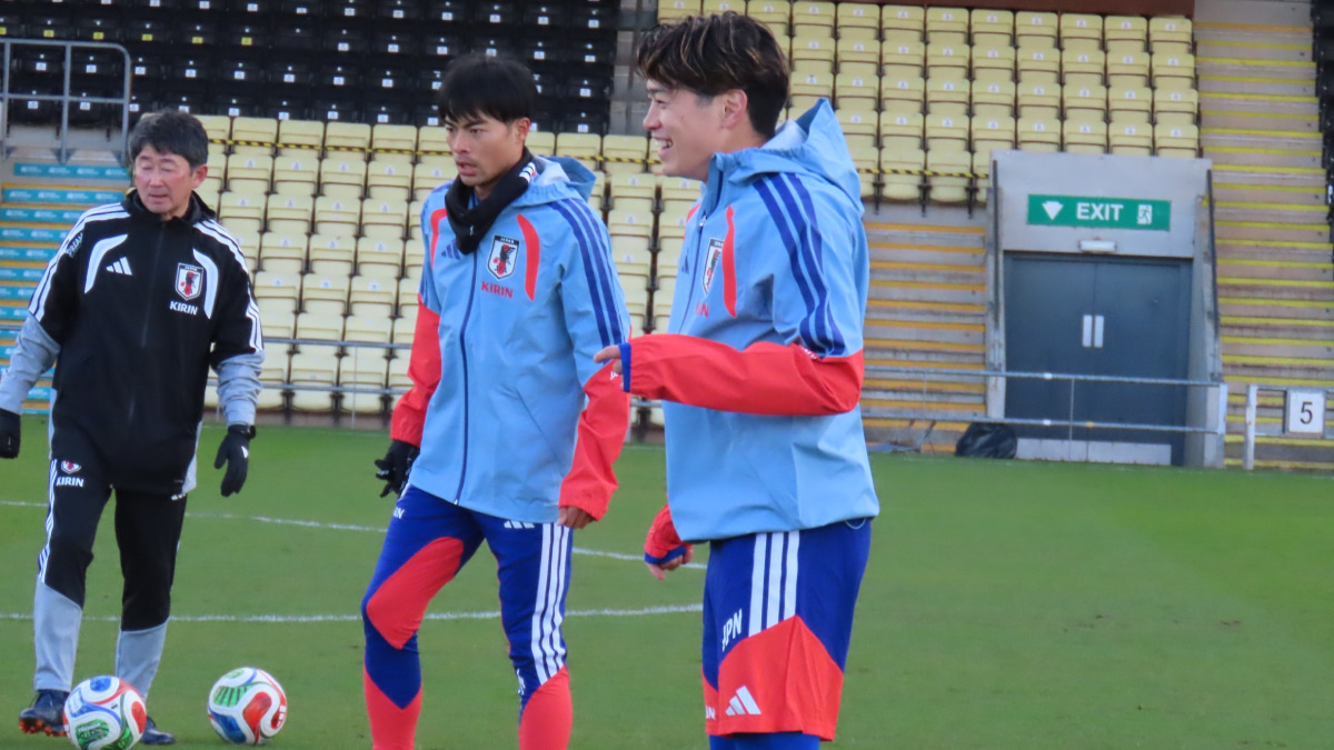 サッカー日本代表、三笘薫、鈴木唯人