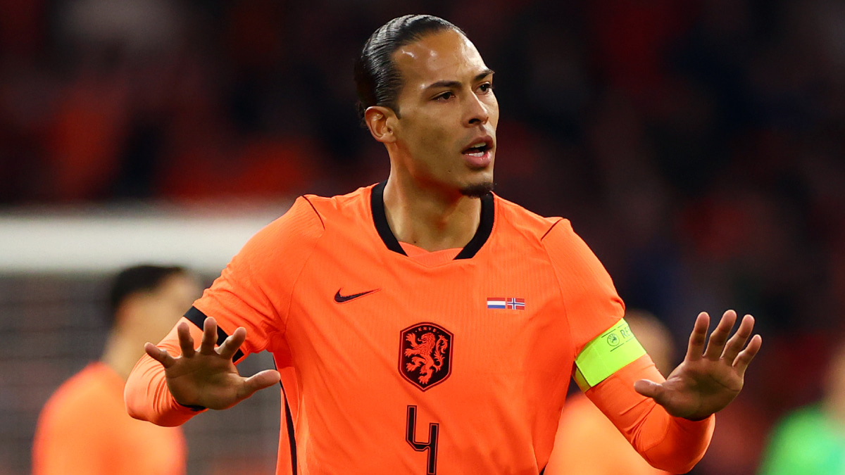 サッカー日本代表にとって脅威すぎる…オランダ代表DFファン・ダイクのゴールをスロー映像で！ 高い打点で叩き込んだヘディング弾