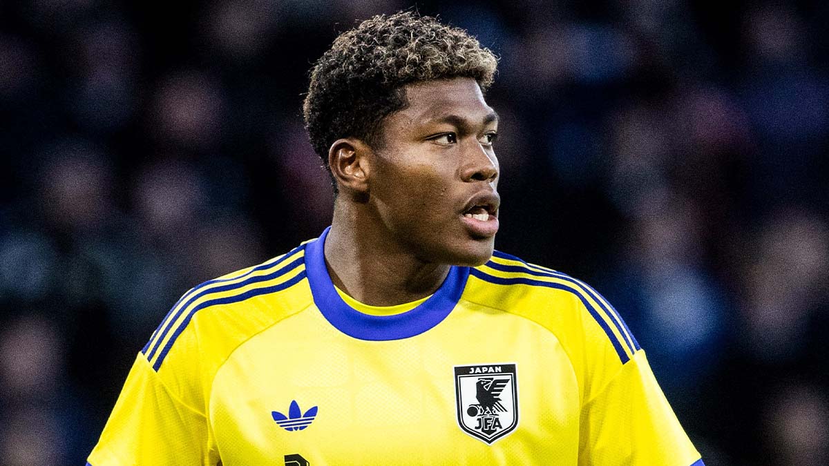 サッカー日本代表GK鈴木彩艶