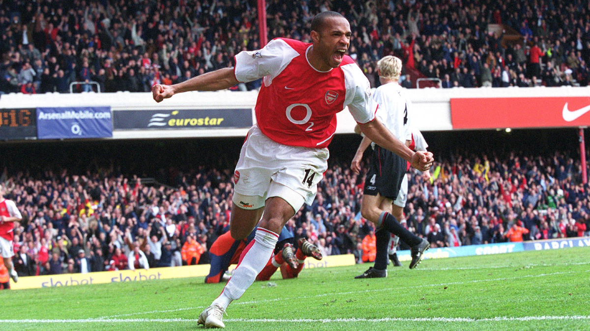 まさに無双！ 2004年の今日、アンリが衝撃独走ゴール含むハットトリック…アーセナル公式がプレイバック