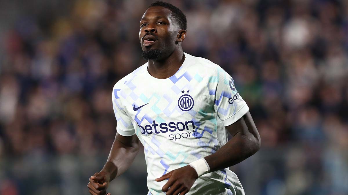 鮮やかなループ弾！ インテルFWのゴールが凄すぎる！ 完璧な浮き球のパスに反応して圧巻の一撃