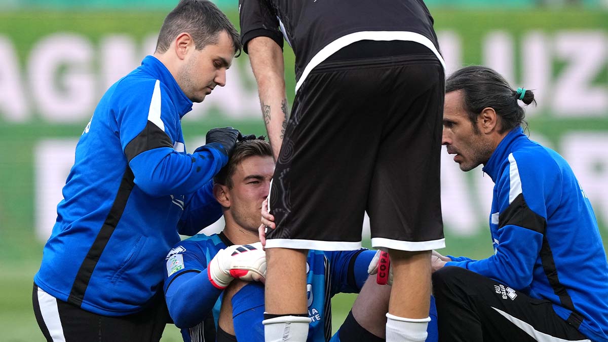 相手の足が顔面に直撃。クリスマンの息子が病院へ緊急搬送。パレルモ戦で頚椎骨折の大怪我