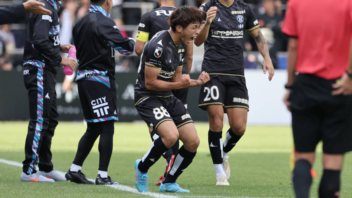 文句なしのゴラッソ！ 栃木シティ・升掛友護の同点ゴールが圧巻…栃木ダービー逆転勝利に導いた個人技からの一発