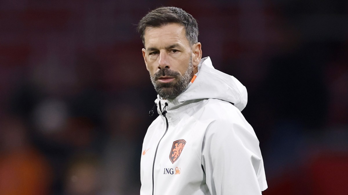 オランダ代表のルート・ファン・ニステルローイコーチ