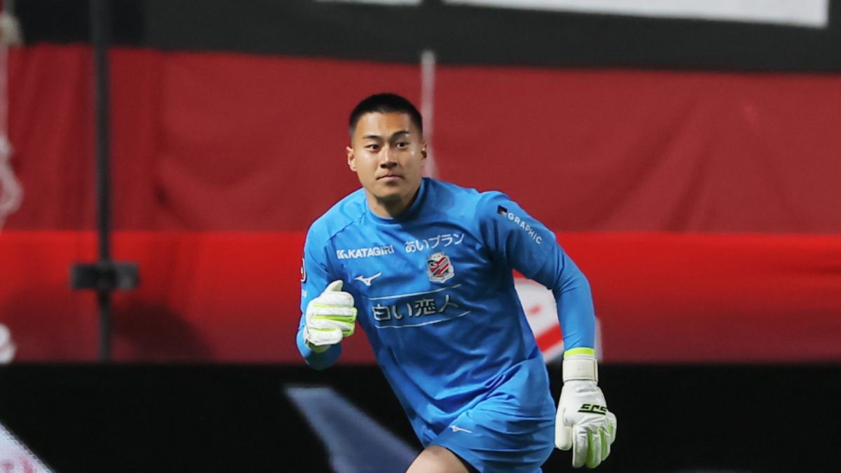 北海道コンサドーレ札幌、田川知樹の進化の秘密。「それに本当に長い時間を割いている」GKの技術を向上させているもの【コラム】