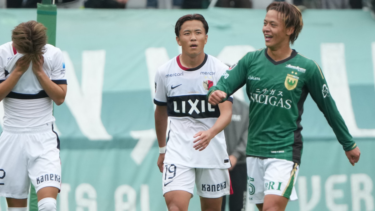 鹿島アントラーズの師岡柊生と濃野公人