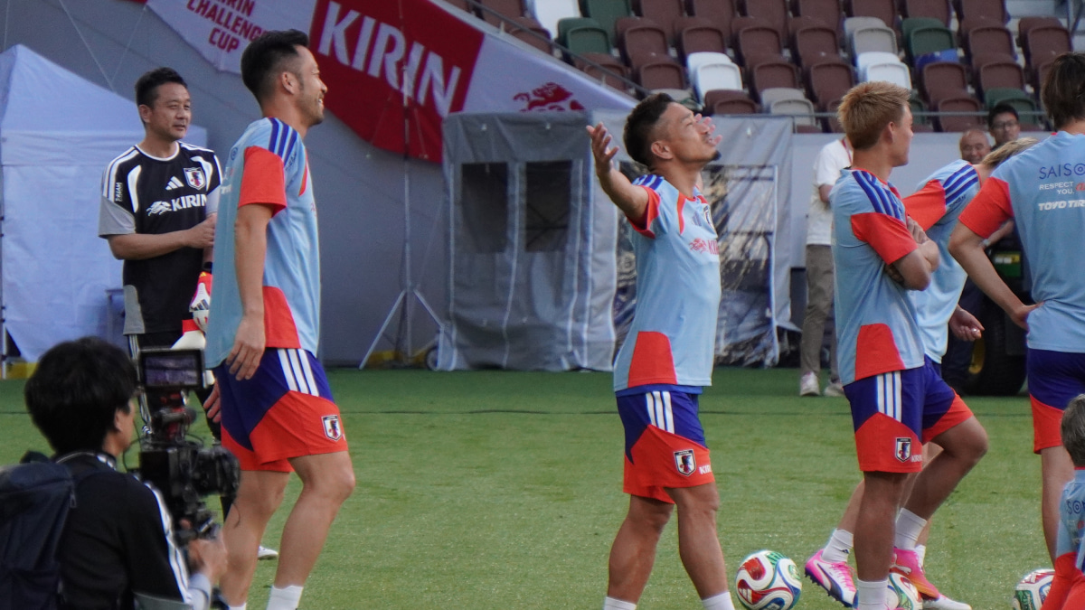 サッカー日本代表、長友佑都
