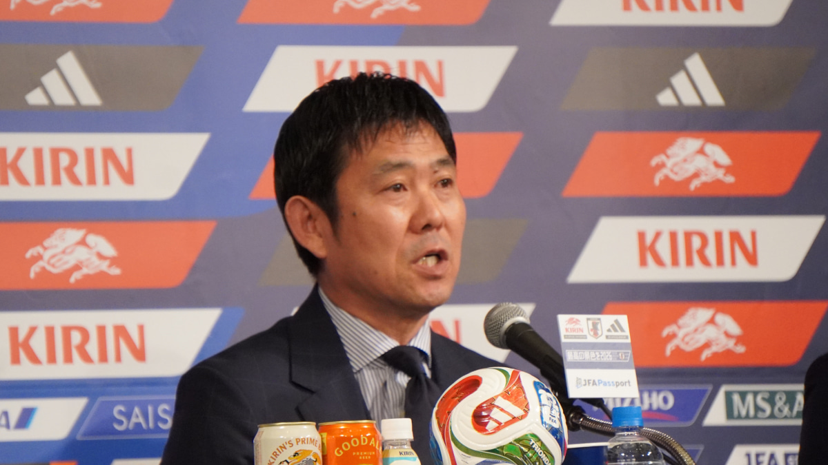 W杯メンバー発表会見で報道陣の質問に答えるサッカー日本代表　森保一監督