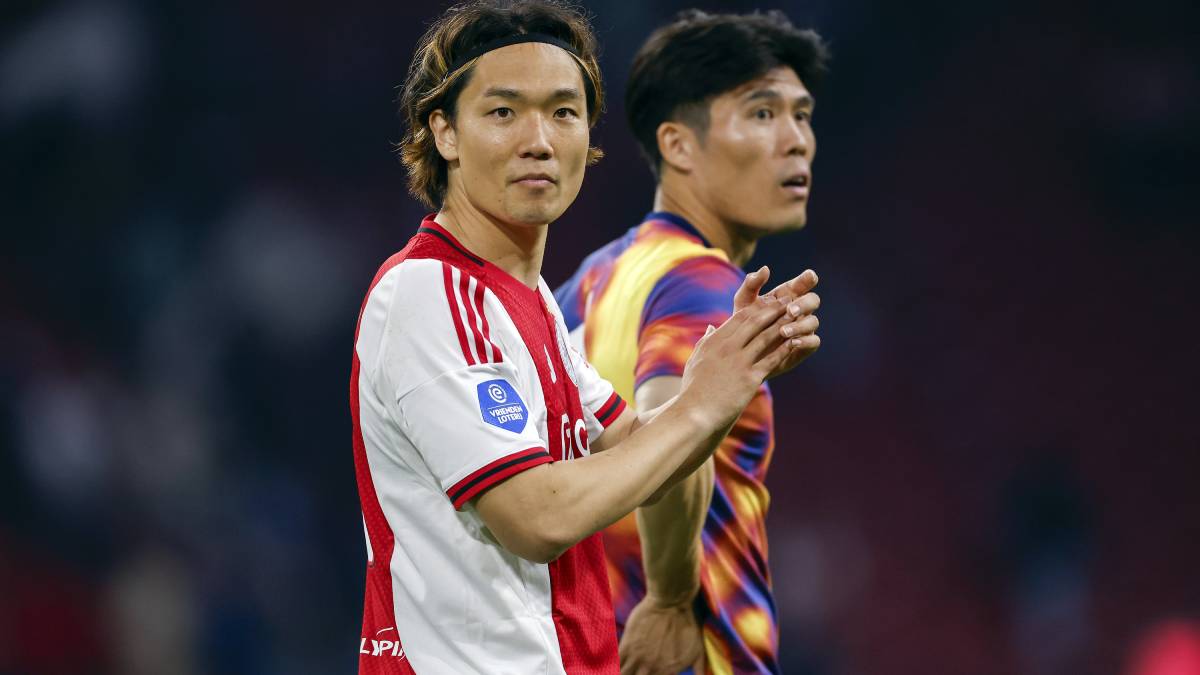 日本代表DF板倉滉＆冨安健洋所属のアヤックス、来季のサードユニフォームを発表。ライトブルーを基調の「懐かしい思い出が蘇る」一枚に