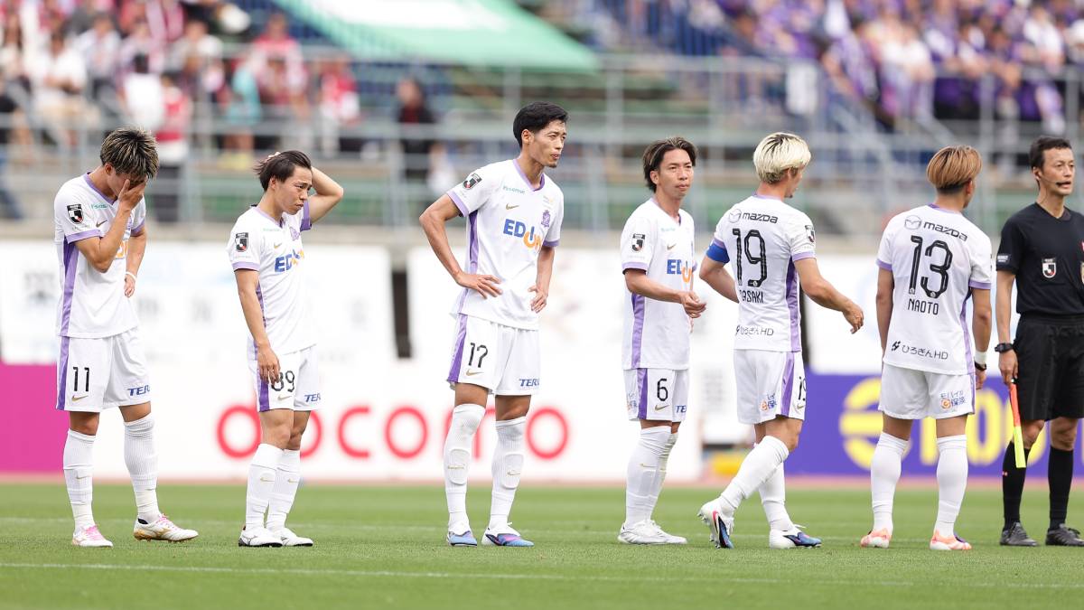 「悔しい思いがある」ファジアーノ岡山対サンフレッチェ広島戦でのVAR判定が物議。中野就斗が足を踏まれて転倒もPKなしに指揮官は「非常に残念」