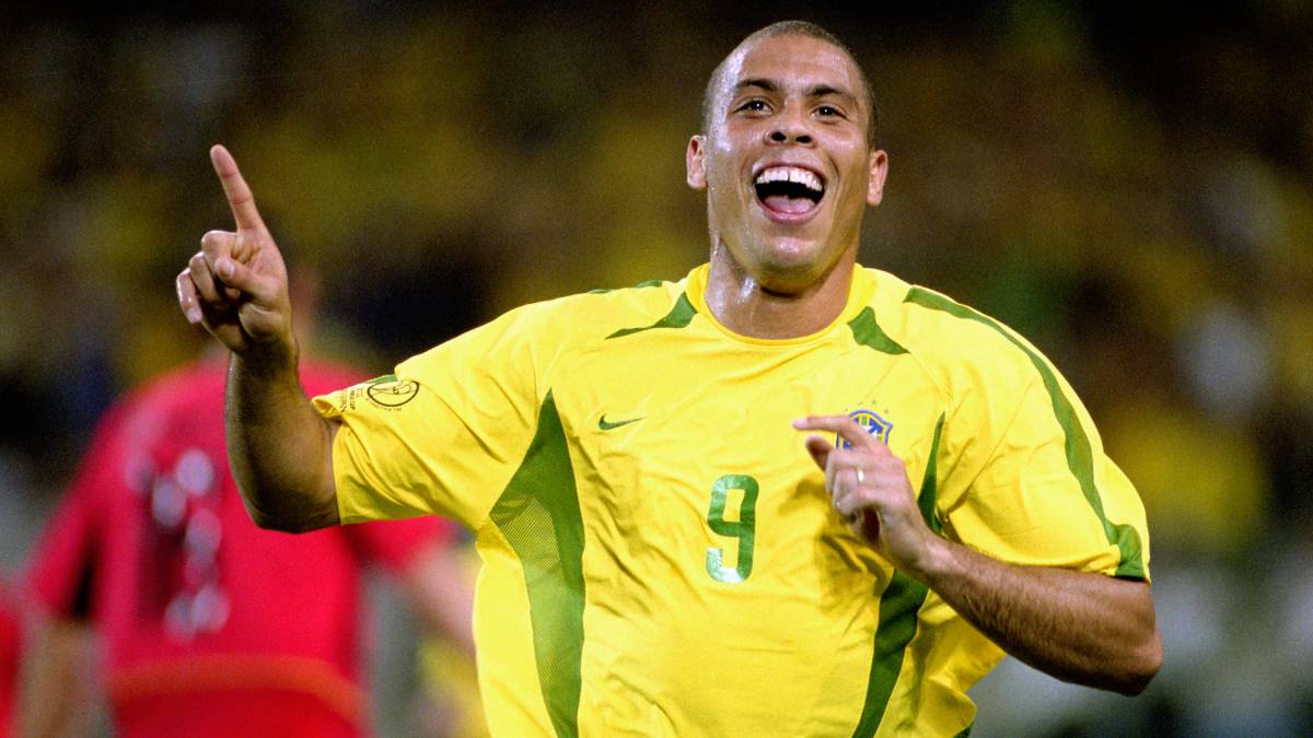 ナイキ、元ブラジル代表FWロナウド氏が現役時代に着用のスパイクから着想を得た“エアマックス”を発表「歴史の出発点」