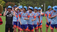 麦わら帽子をかぶるサッカー日本代表メンバー