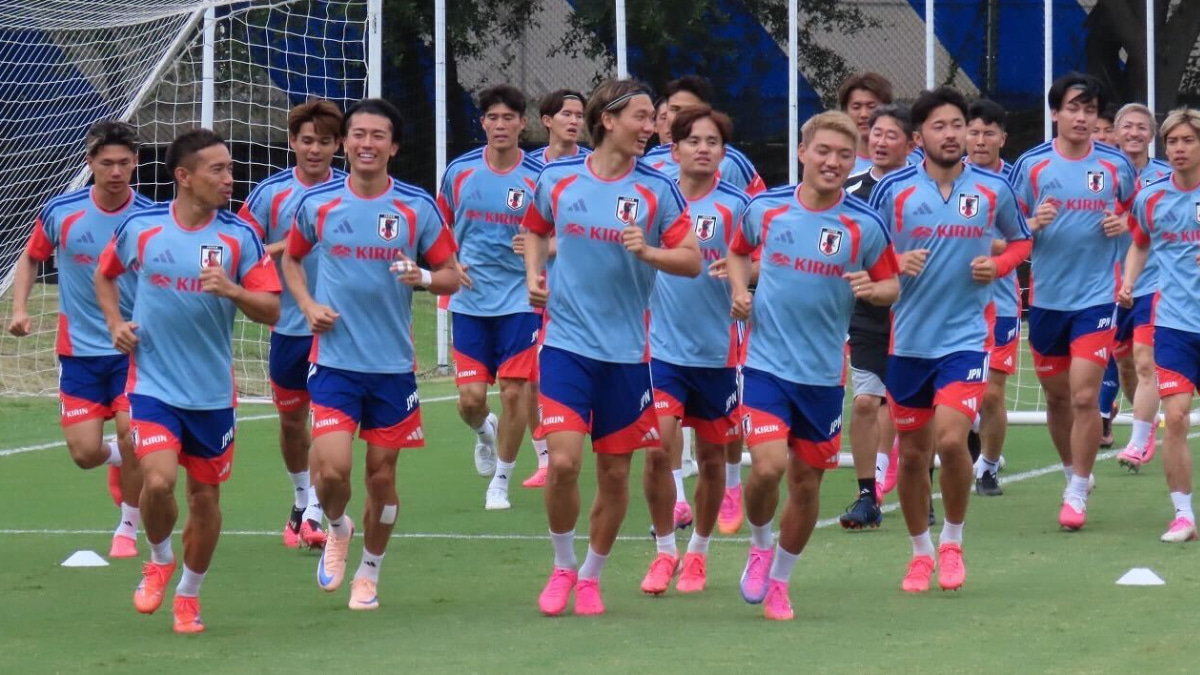 サッカー日本代表、全体ランニング