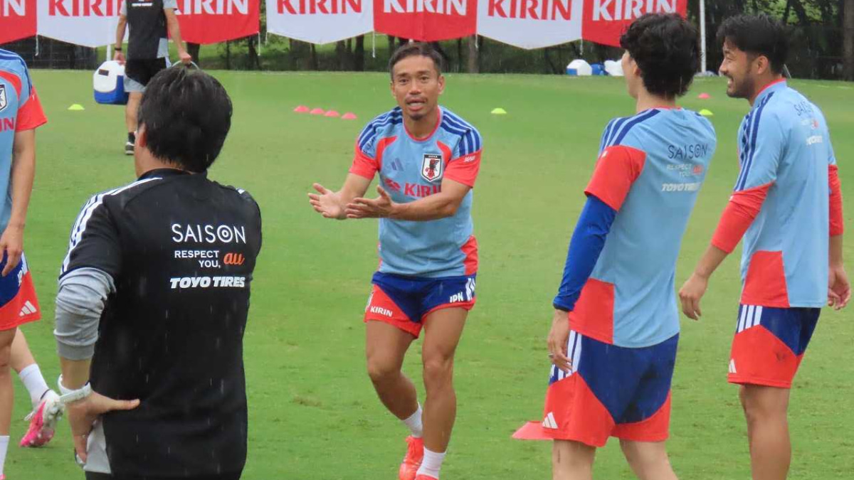 サッカー日本代表　長友佑都