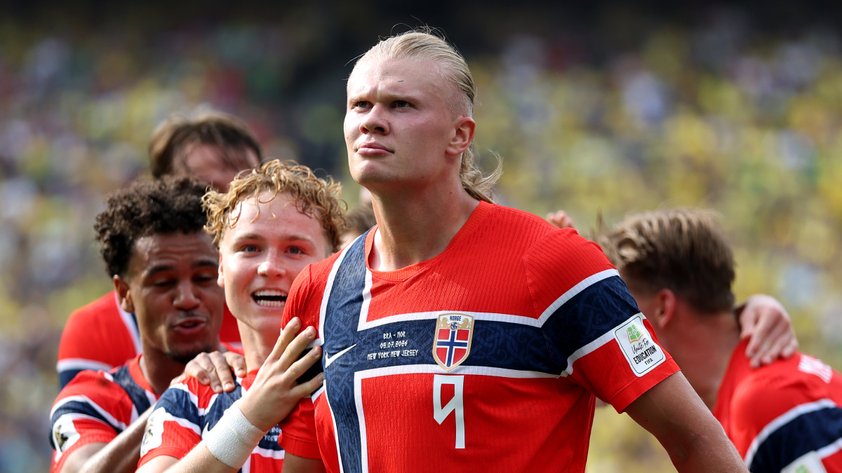 ノルウェー代表、史上初のベスト8進出！ ハーランドが圧巻2ゴール