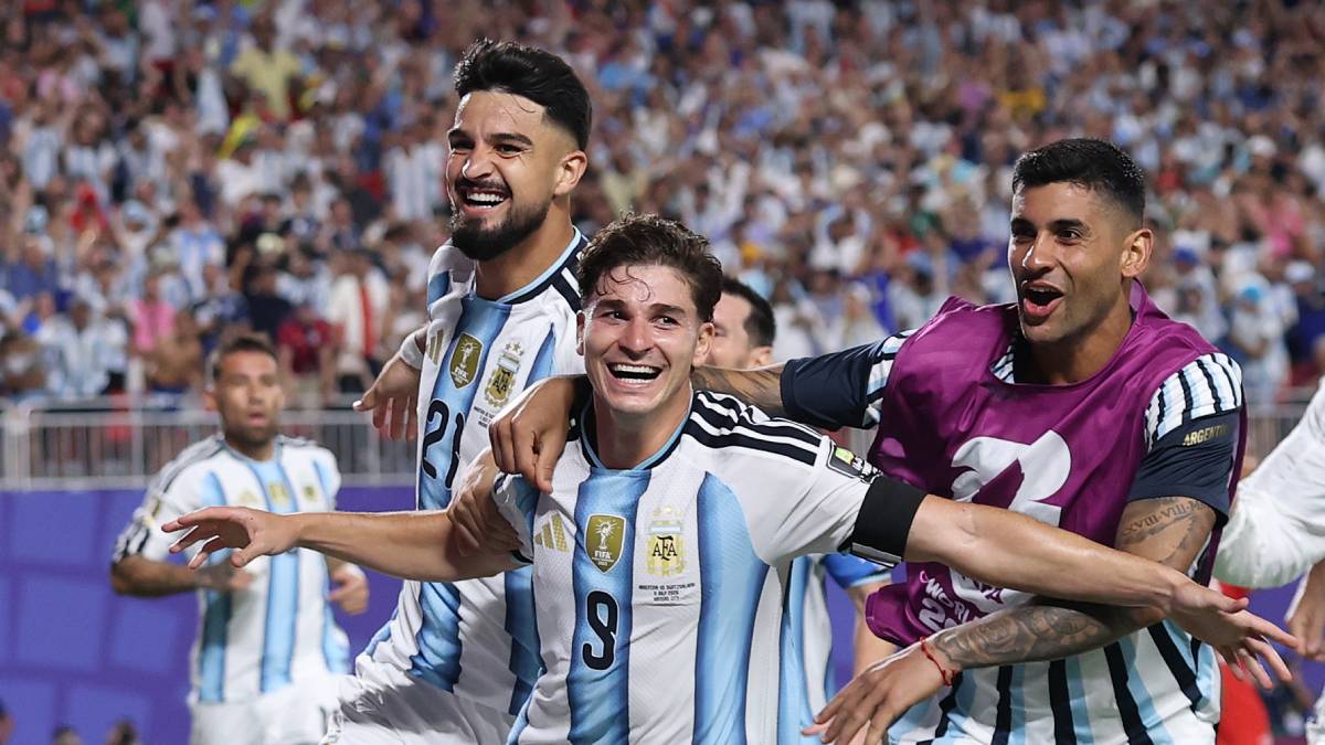 アルゼンチン代表が延長後半に劇的勝ち越し！ FWアルバレスがスーパー