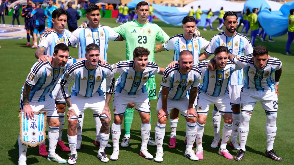 W杯決勝前半は0-0、英紙はアルゼンチンを辛辣評価「忘れられる45分