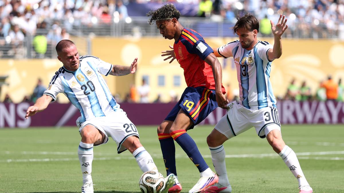 スペインvsアルゼンチン、両チームともに一歩も譲らず後半戦へ