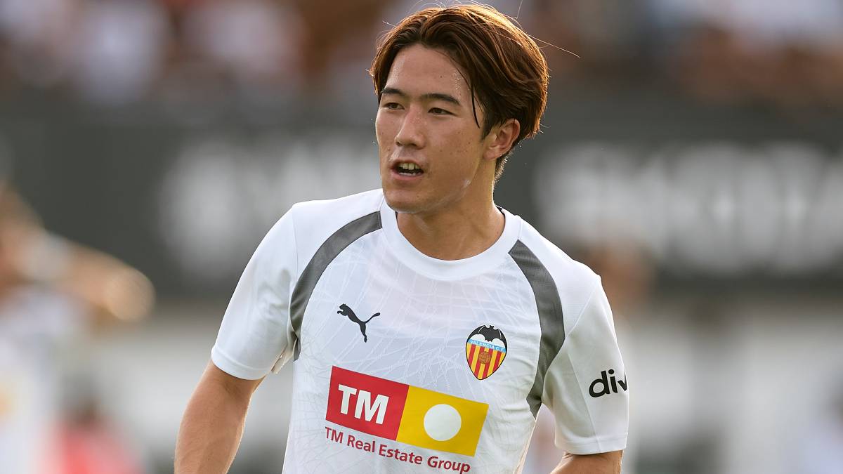 新品未使用バレンシアCF 佐藤龍之介 ユニフォーム Lサイズ 佐藤龍之介加入のバレンシア、新アウェイユニフォームを発表！街と