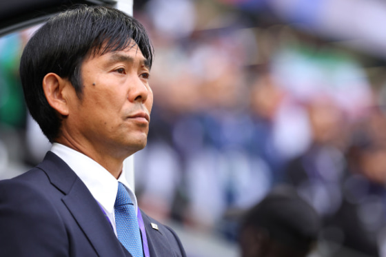 日本代表の指揮を執る森保一監督