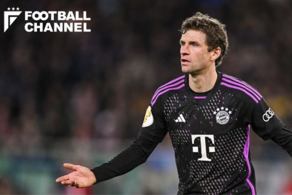 ドイツ代表　トーマス・ミュラー 　バイエルン・ミュンヘン　 直筆サイン入りフォト Amazon.co.jp: 49枚 auto topps soccer トーマスミュラー Thomas